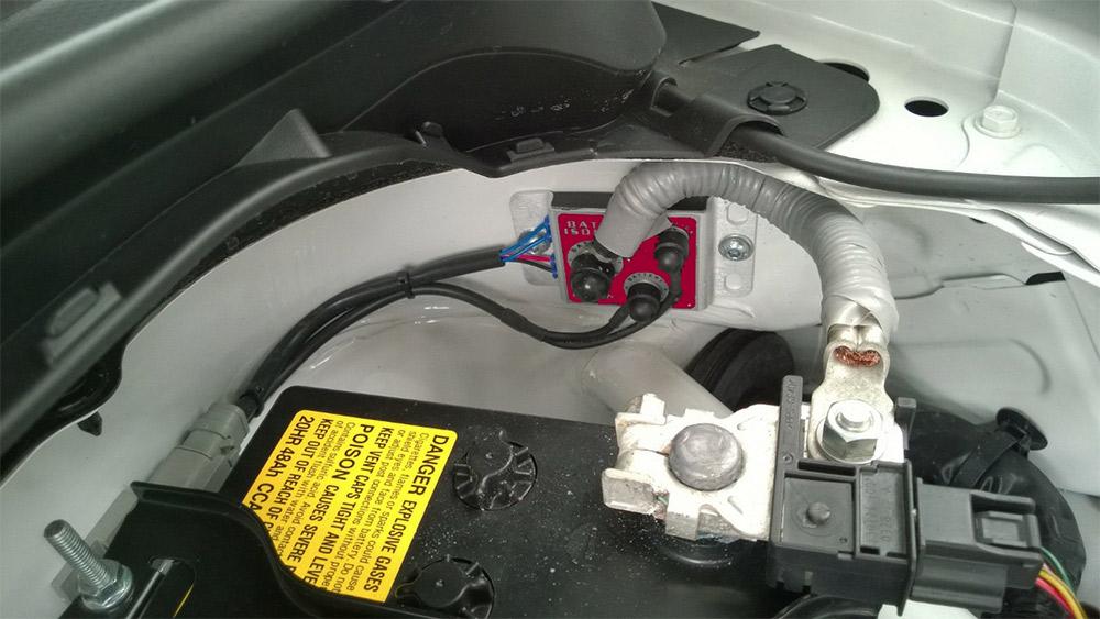 Cartek Motorsport Electronics - Battery Isolator GT & Electronic Kill Switch 1068-106 Red on Bleeding Tarmac